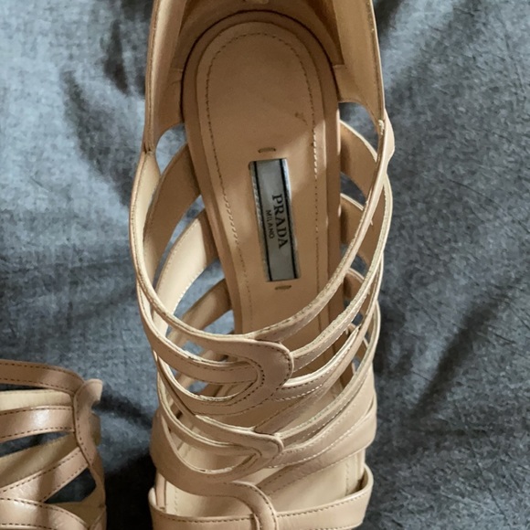 PRADA size 39. Leather. Made in Italy. Pictures tell it all - Picture 5 of 13